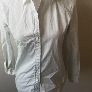 Gap / 2 / White Pin Stripe Collard Button Up